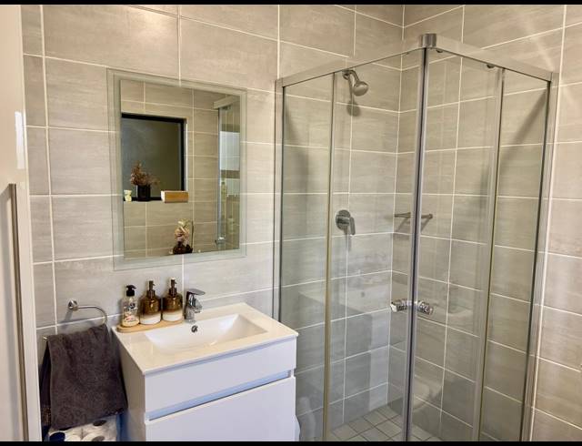 3 BEDROOM APARTMENT FOR SALE IN WATERFALL